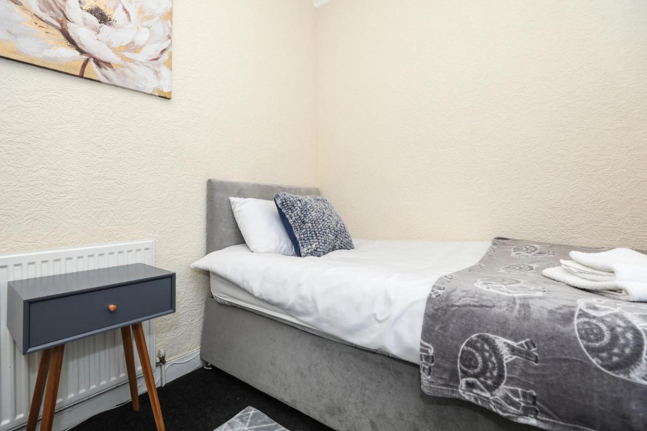 Modern Guest House - Central Inverness - Complimentary Snacks - Free Parking Exterior foto