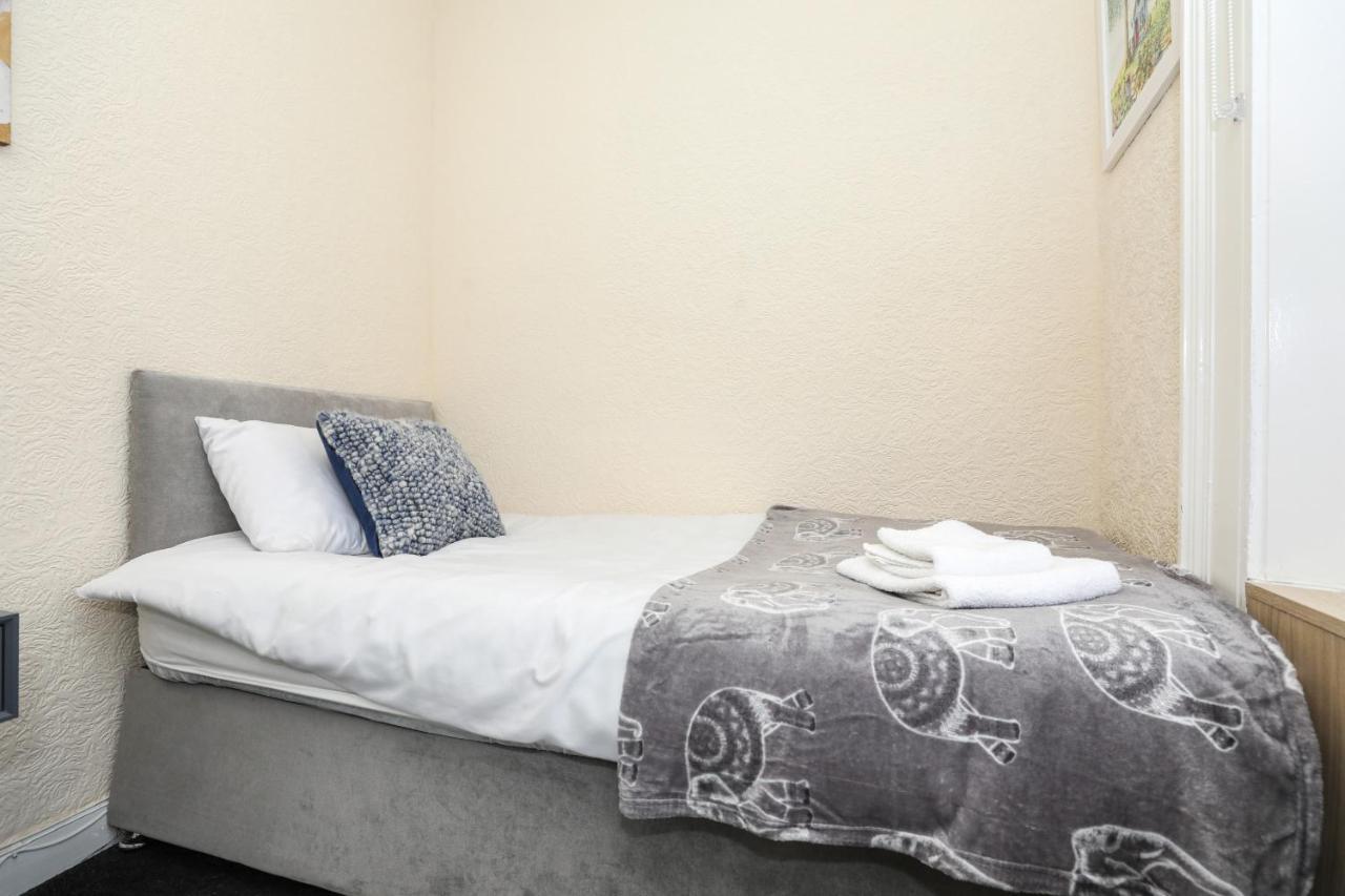 Modern Guest House - Central Inverness - Complimentary Snacks - Free Parking Exterior foto